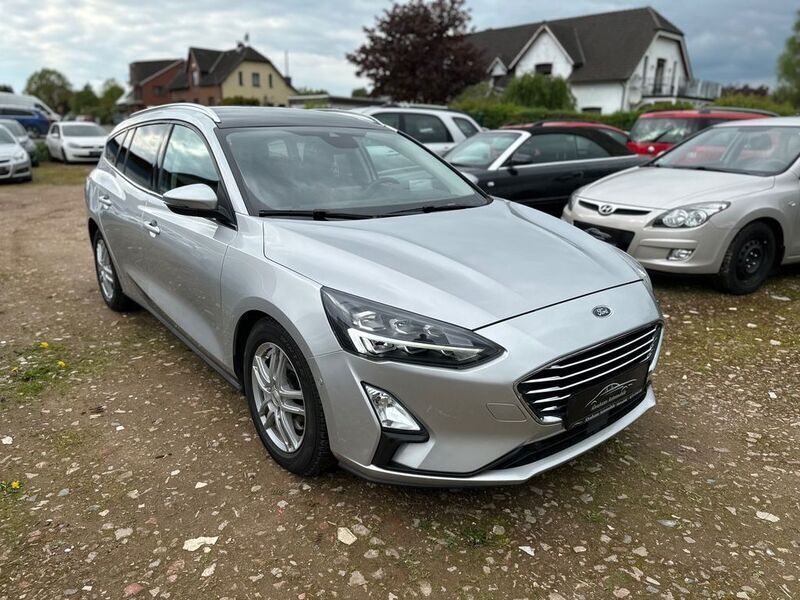 Silber Gebraucht 2020 Ford Focus Titanium X Kombi | 12.212 € (Etwas zu teuer) - Bild 1/4