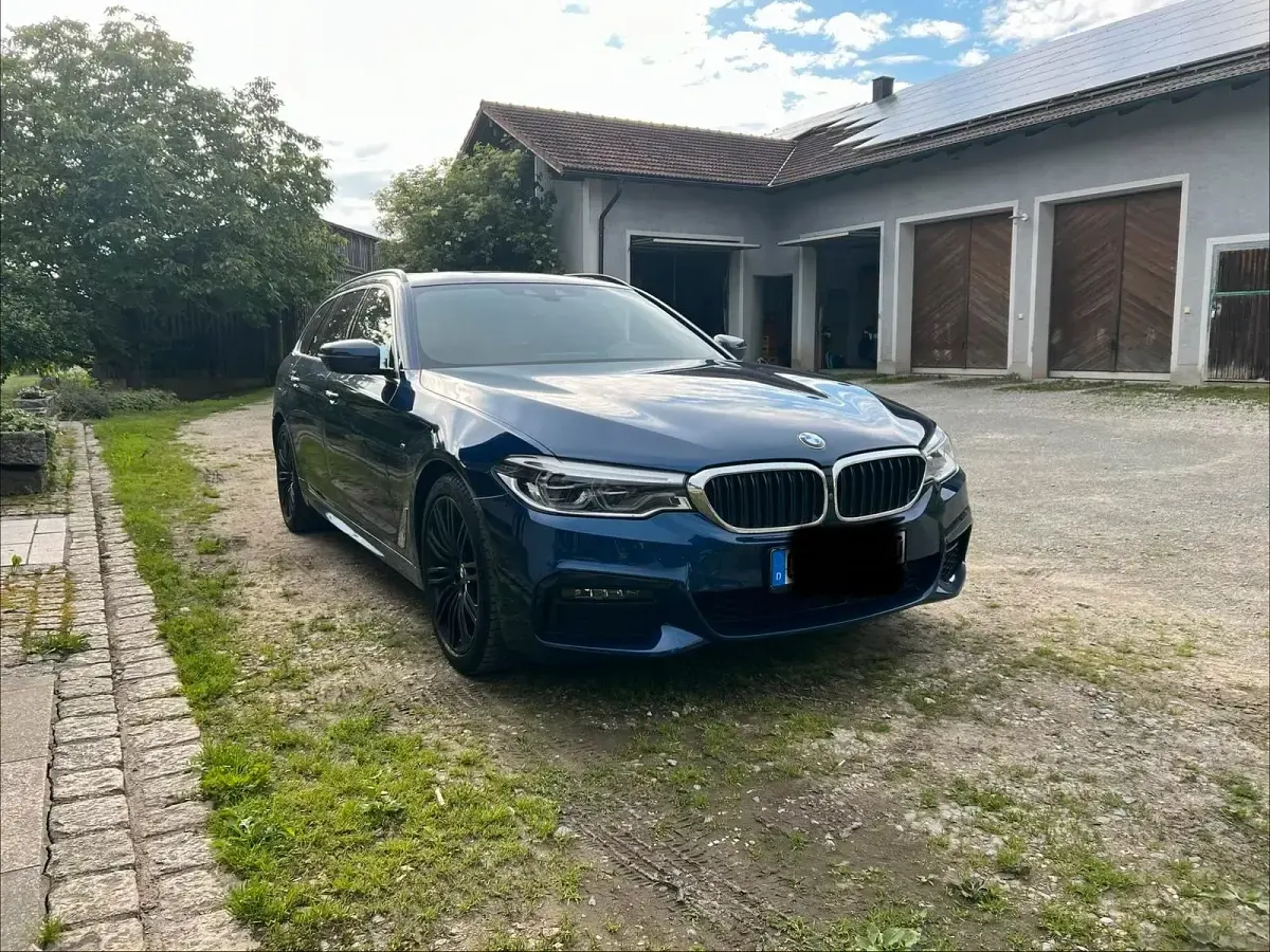 Gebraucht BMW 530 265 PS (194 kW) 2019 Blau Kombi