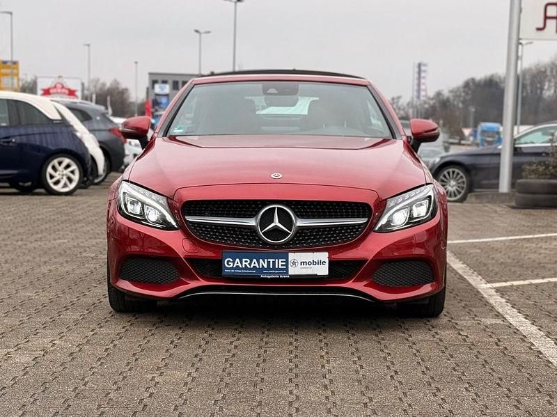 Gebraucht Mercedes C220 170 PS (125 kW) 2017 Hyazinthrot Cabrio