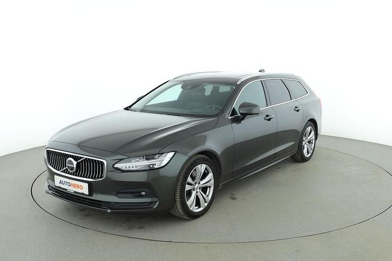 Gebraucht Volvo V90 Momentum 197 PS (144 kW) 2020 Kombi