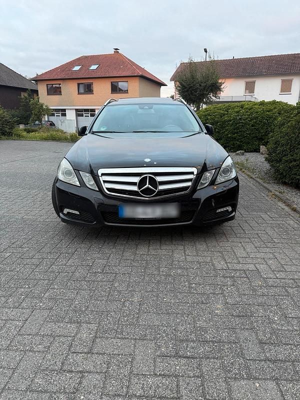 Schwarz Gebraucht 2009 Mercedes E350 Kombi | 5.800 € (Superpreis) - Bild 1/4