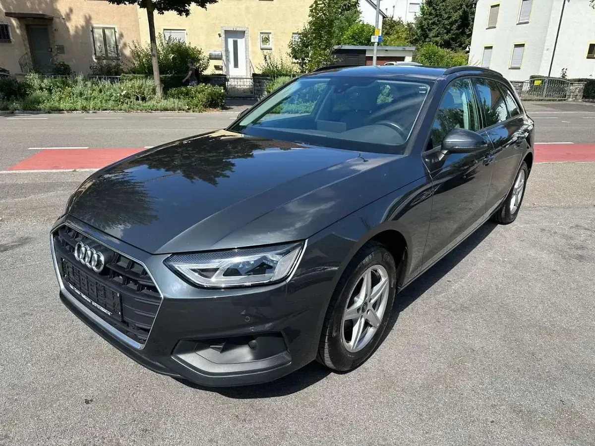 Gebraucht Audi A4 163 PS (119 kW) 2021 Grau Kombi