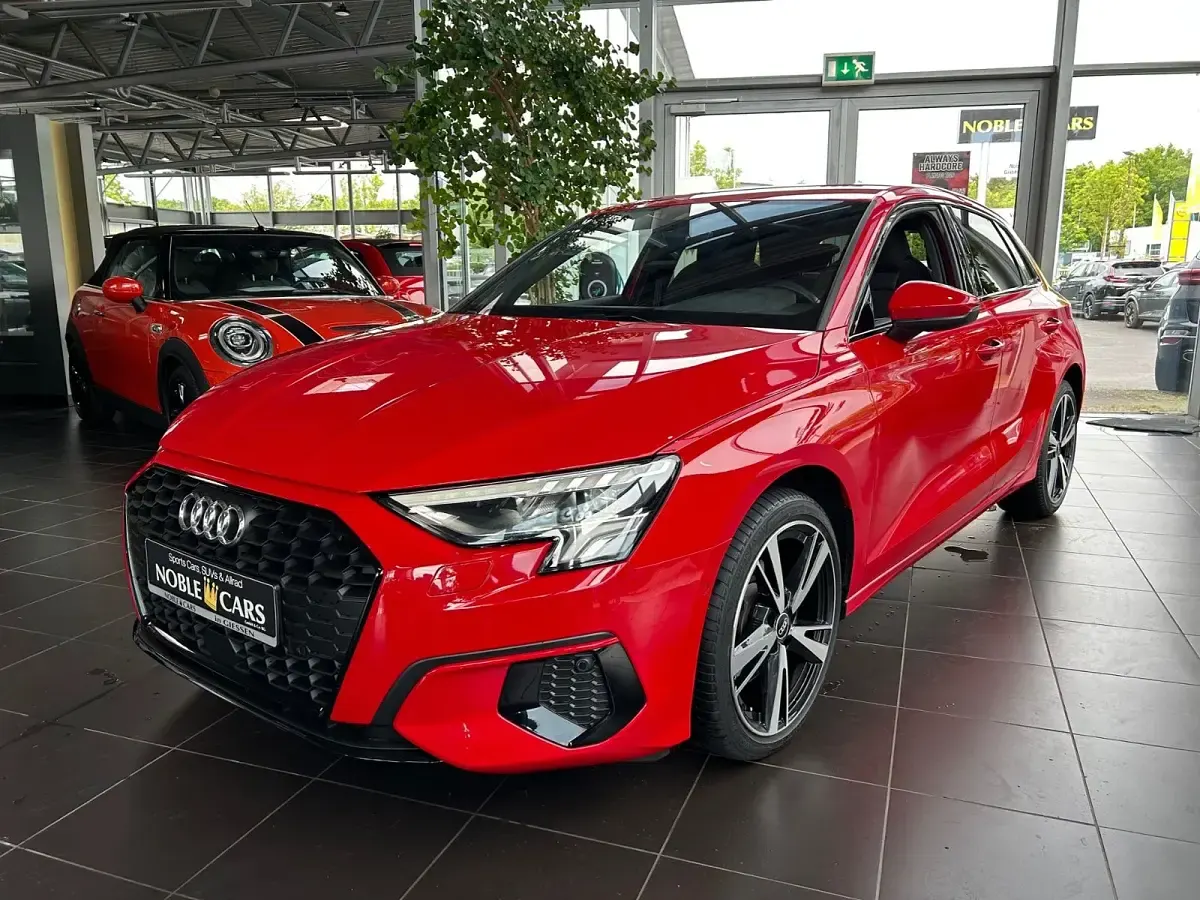 Second-hand Audi A3 S-Line 150 CP (110 kW) 2022 Roșu Berlinǎ