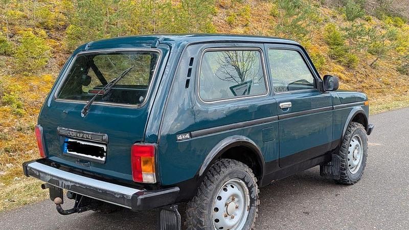 Gebraucht Lada niva 83 PS (61 kW) 2010 Grün SUV