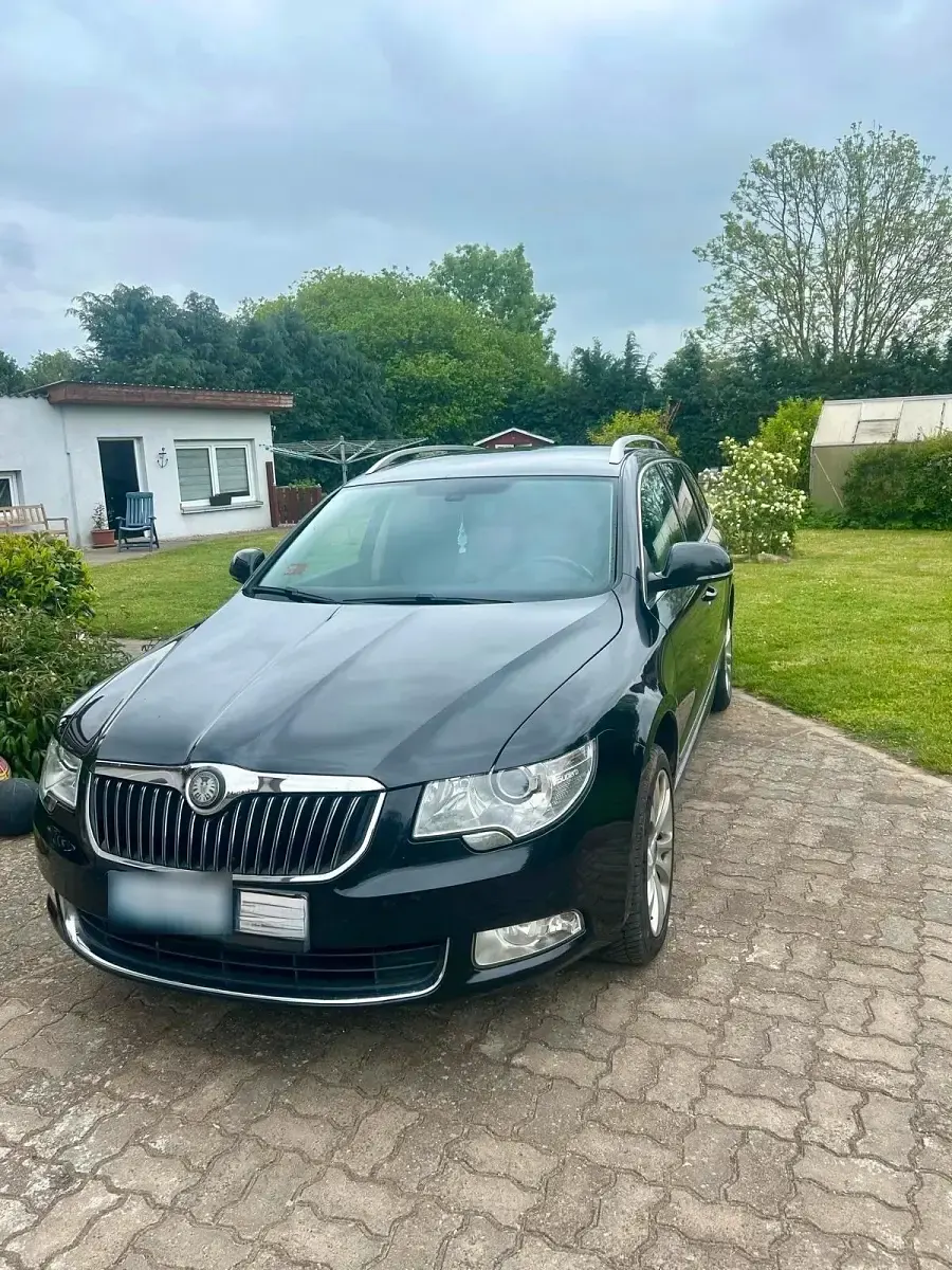 Gebraucht Skoda Superb 200 PS (147 kW) 2010 Schwarz Kombi