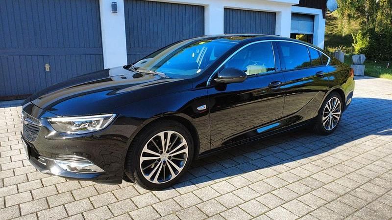 Schwarz Gebraucht 2017 Opel Insignia Dynamic Limousine | 12.900 € (Superpreis) - Bild 1/4