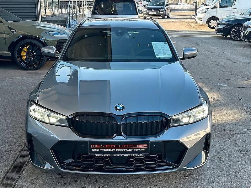 Gebraucht BMW 330 M Sport 245 PS (180 kW) 2025 Grau Kombi
