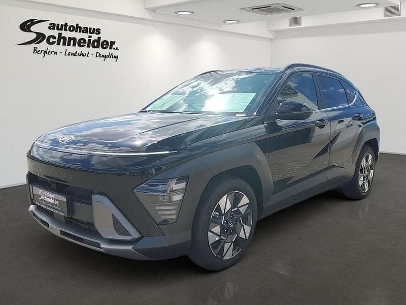 Abyss black metallic Neu 2025 Hyundai Kona Trend SUV | 30.490 € (Fairer Preis) - Bild 1/4