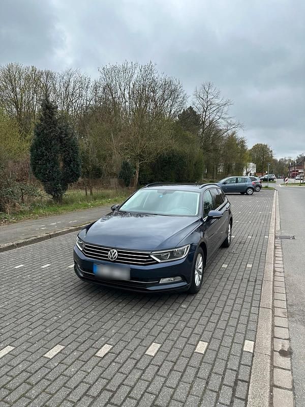 Usata VW Passat 150 CV (110 kW) 2015 Blu Station wagon