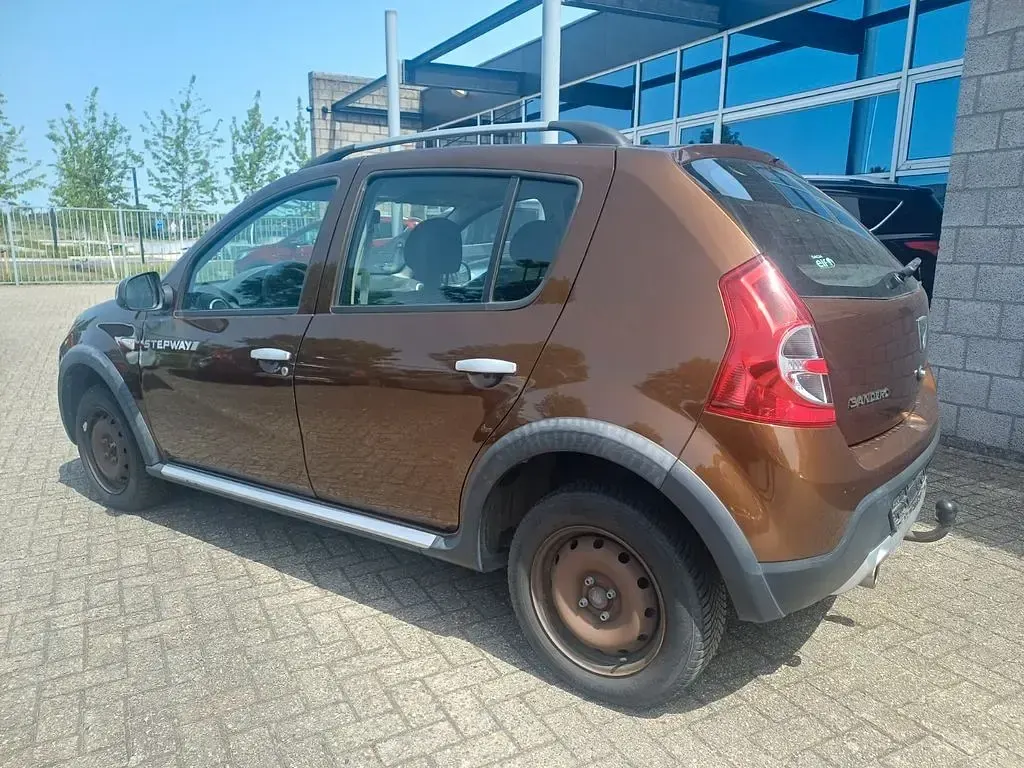Gebraucht Dacia Sandero Stepway 84 PS (61 kW) 2012 Braun SUV
