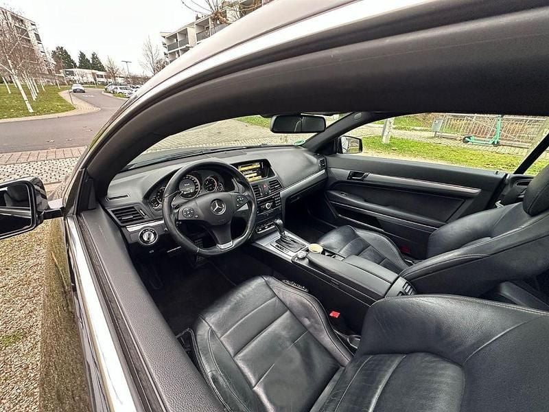 Gebraucht Mercedes E350 AMG 231 PS (169 kW) 2010 Schwarz Coupé