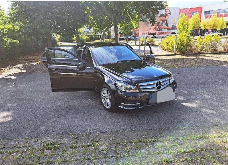 Schwarz Gebraucht 2013 Mercedes C200 Limousine | 8.000 € (Guter Preis) - Bild 1/1