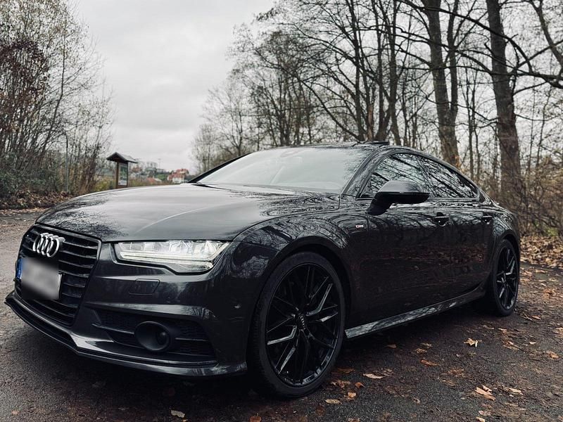 Grau Gebraucht 2016 Audi 200 Business Coupé | 21.990 € - Bild 1/4