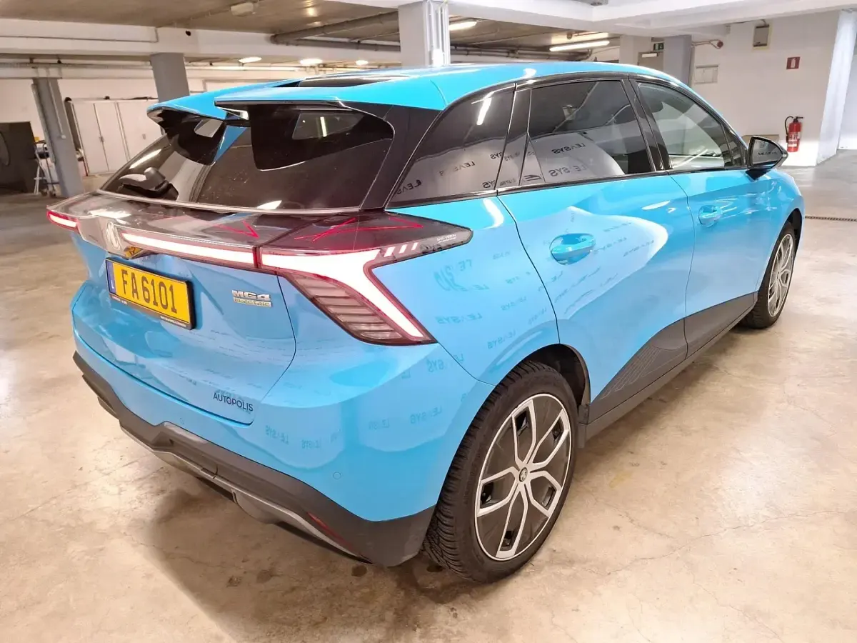 Gebraucht MG MG4 EV Luxury 150 kW (204 PS) 2023 Brighton blue Kleinwagen