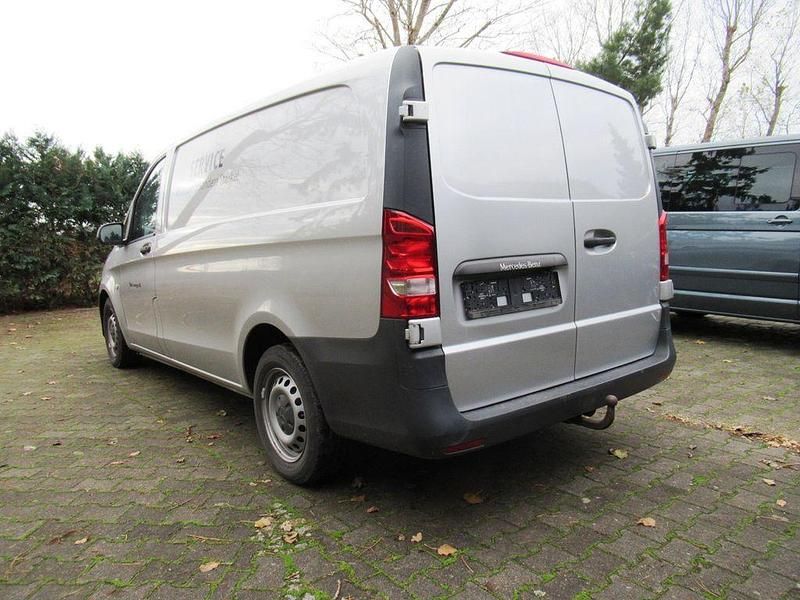 Gebraucht Mercedes Vito 136 PS (100 kW) 2016 Silber Van