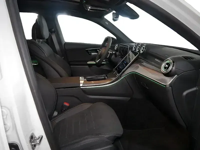 Gebraucht Mercedes GLC200 AMG 163 PS (119 kW) 2025 Weiß SUV