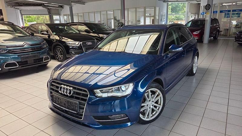 Blau Gebraucht 2016 Audi A3 Sport Limousine | 14.800 € (Guter Preis) - Bild 1/4
