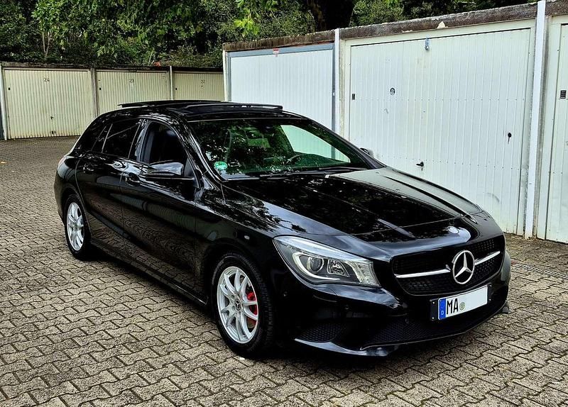 Schwarz Gebraucht 2015 Mercedes CLA220 Limousine | 12.500 € (Fairer Preis) - Bild 1/4