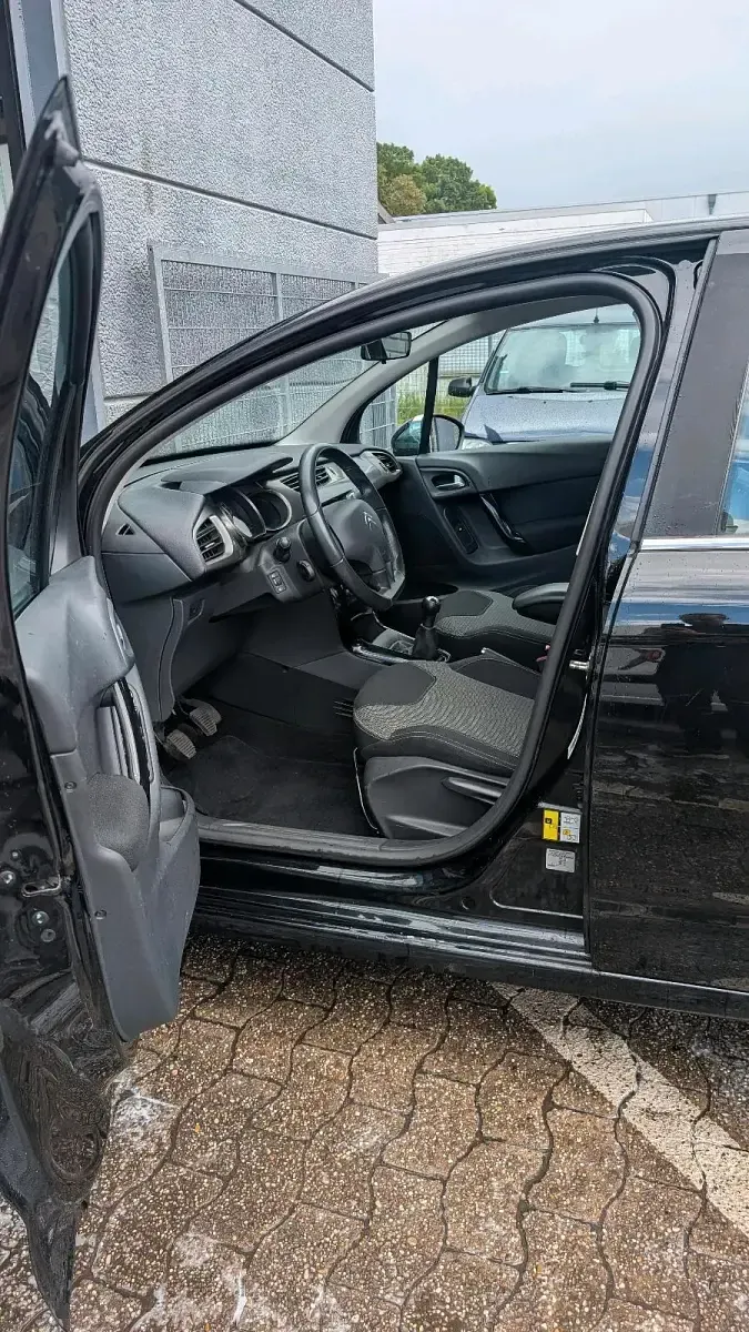 Gebraucht Citroën C3 82 PS (60 kW) 2014 Schwarz Kleinwagen