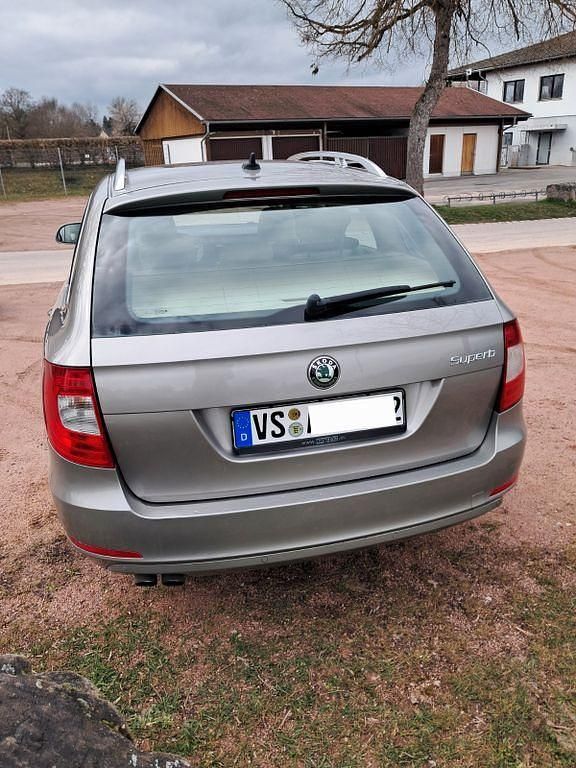 Gebraucht Skoda Superb Elegance 170 PS (125 kW) 2011 Andere farben Kombi