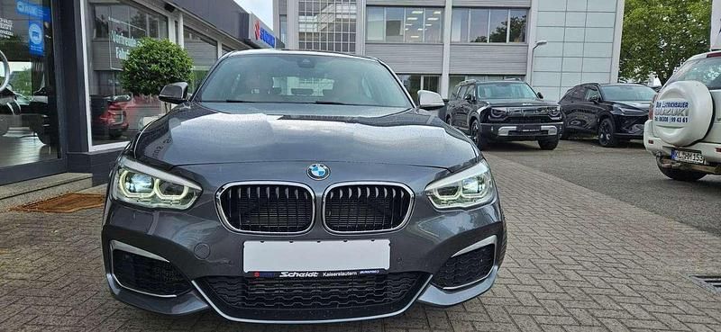 Grau Gebraucht 2015 BMW 135 Kleinwagen | 20.900 € (Guter Preis) - Bild 1/4