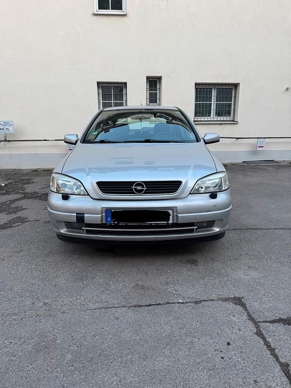 Usata Opel Astra 101 CV (74 kW) 2001 Argento Berlina