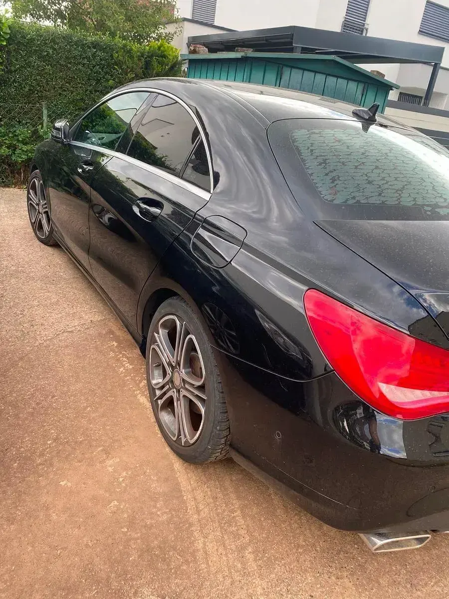 Gebraucht Mercedes CLA180 109 PS (80 kW) 2016 Schwarz Coupé