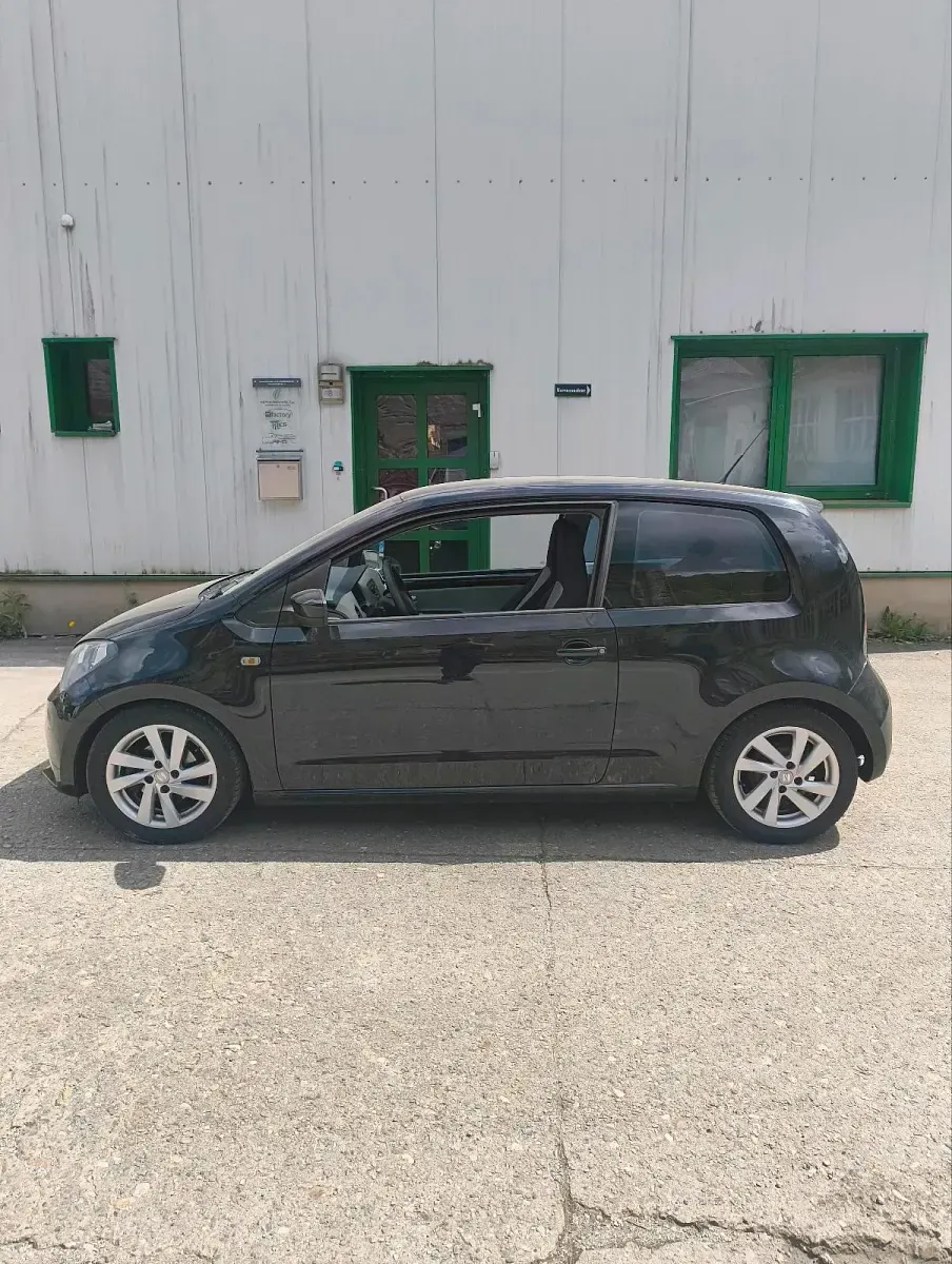 Gebraucht Seat Mii 60 PS (44 kW) 2012 Schwarz Kleinwagen