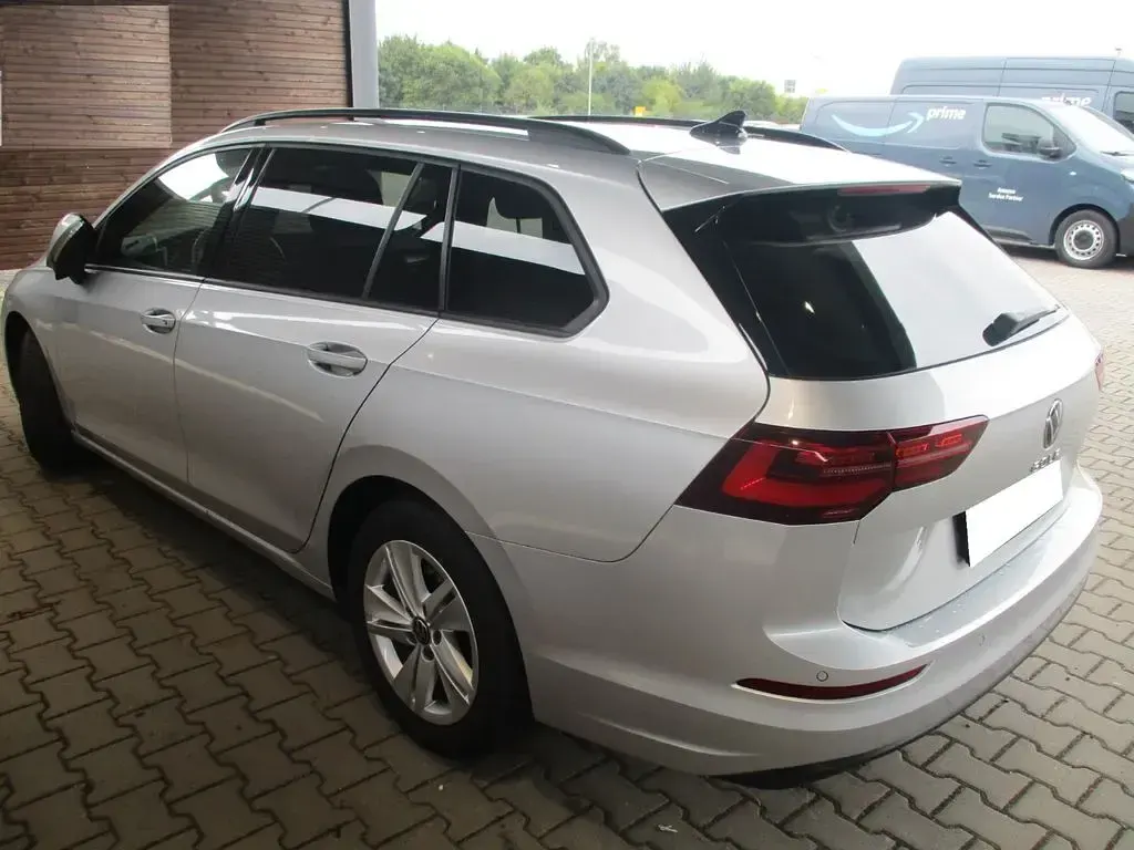 Gebraucht VW Golf VIII Life 116 PS (85 kW) 2023 Silber Kombi