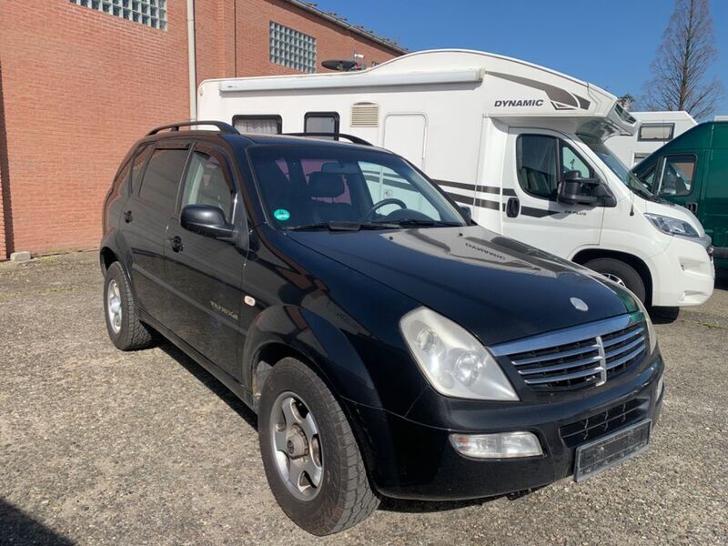 Schwarz Gebraucht 2005 Ssangyong Rexton SUV | 2.650 € - Bild 1/4