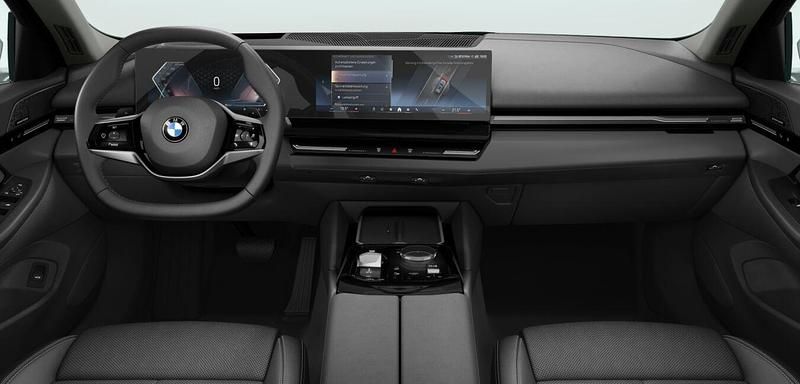 Gebraucht BMW 520 Comfort Edition 197 PS (144 kW) 2025 Grau Kombi