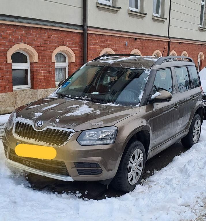 Braun Gebraucht 2016 Skoda Yeti Active SUV | 11.500 € (Guter Preis) - Bild 1/4