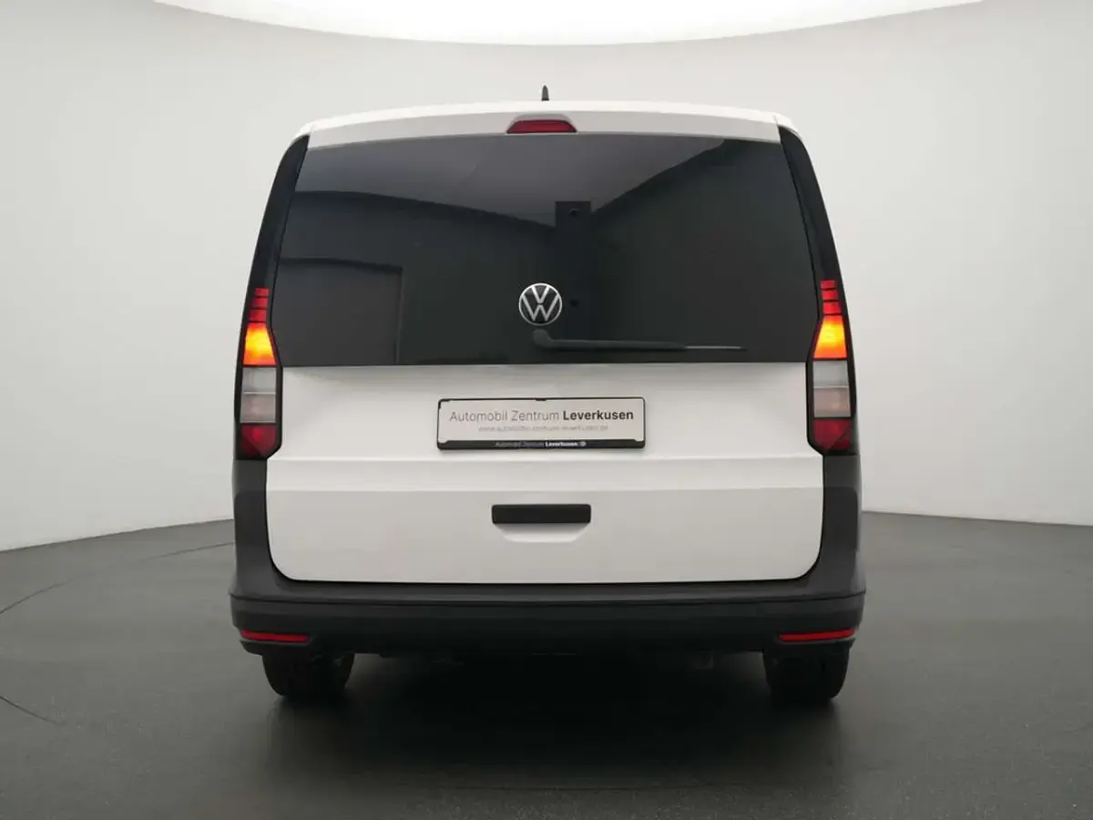 Używany VW Caddy Maxi 122 KM (89 kW) 2021 Biały Minivan