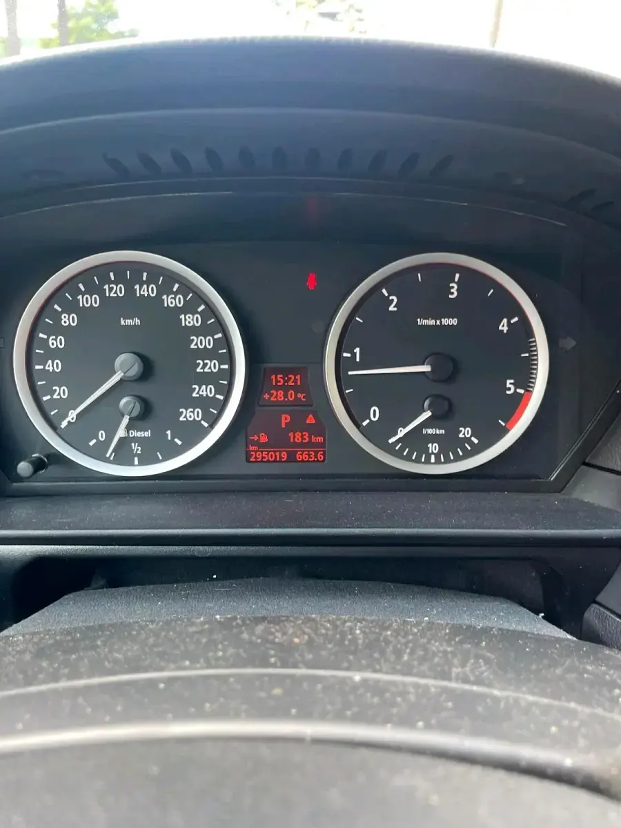 Gebraucht BMW 520 163 PS (119 kW) 2006 Silber Kombi