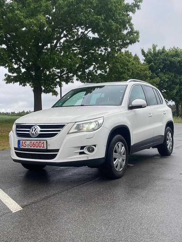 Weiß Gebraucht 2009 VW Tiguan SUV | 3.699 € (Superpreis) - Bild 1/4