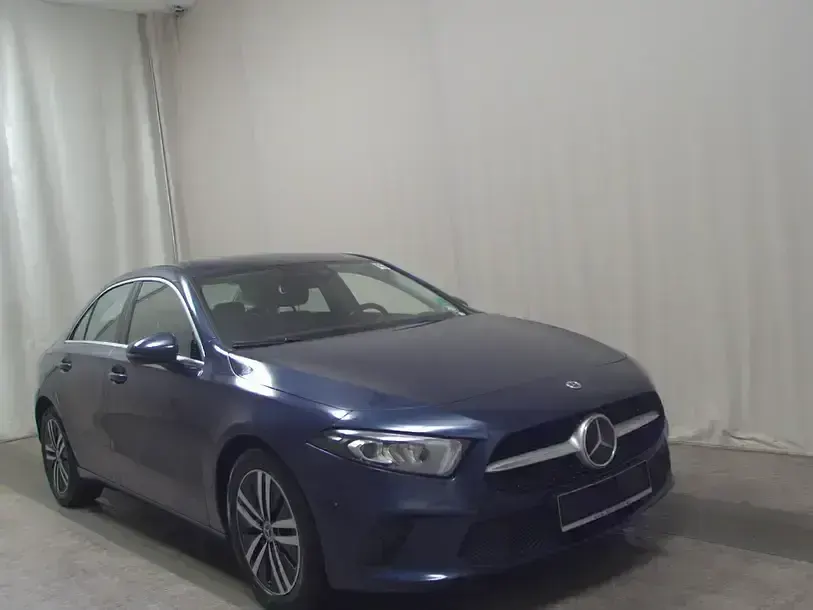 Gebraucht Mercedes A200 Progressive 150 PS (110 kW) 2020 Denimblau metallic Limousine