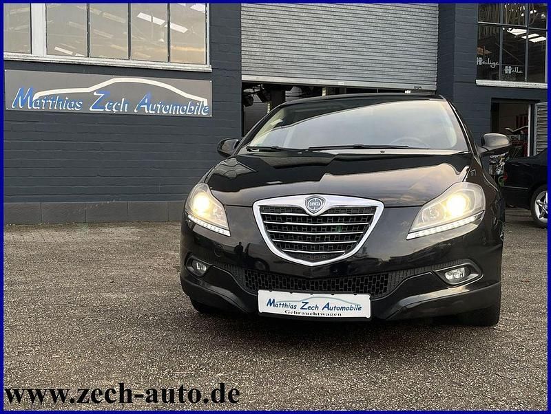 Gebraucht Lancia Delta 120 PS (88 kW) 2011 Schwarz Kleinwagen