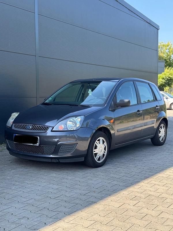 Grau Gebraucht 2006 Ford Fiesta Kleinwagen | 800 € (Guter Preis) - Bild 1/4