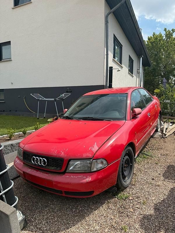 Rot Gebraucht 1996 Audi A4 Limousine | 350 € - Bild 1/4