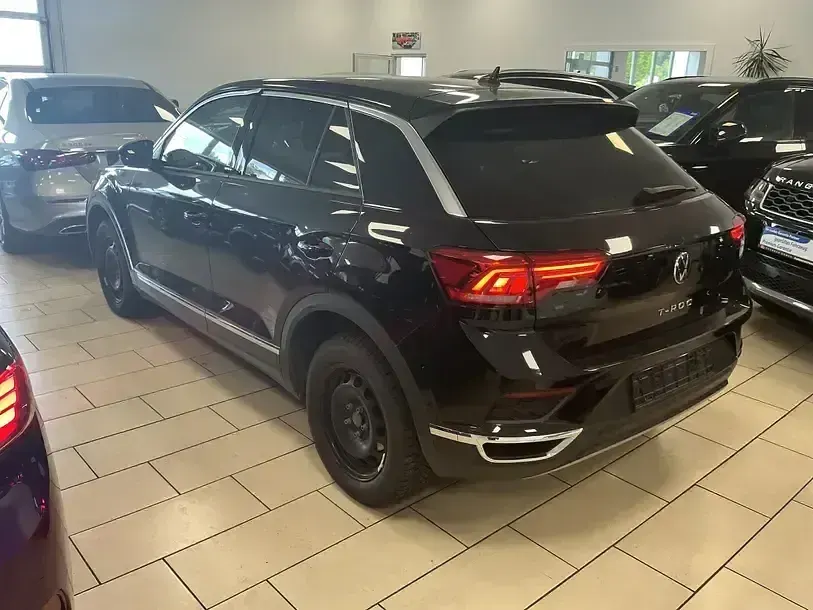 Second-hand VW T-Roc Active 150 CP (110 kW) 2022 Negru SUV