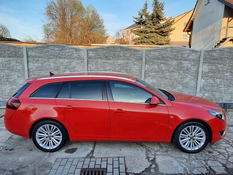Usado Opel Insignia 170 HP (125 kW) 2015 Vermelho Carrinha