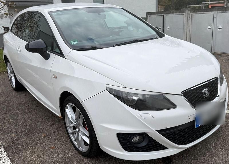 Weiß Gebraucht 2011 Seat Ibiza SC FR Kleinwagen | 6.500 € (Etwas zu teuer) - Bild 1/4