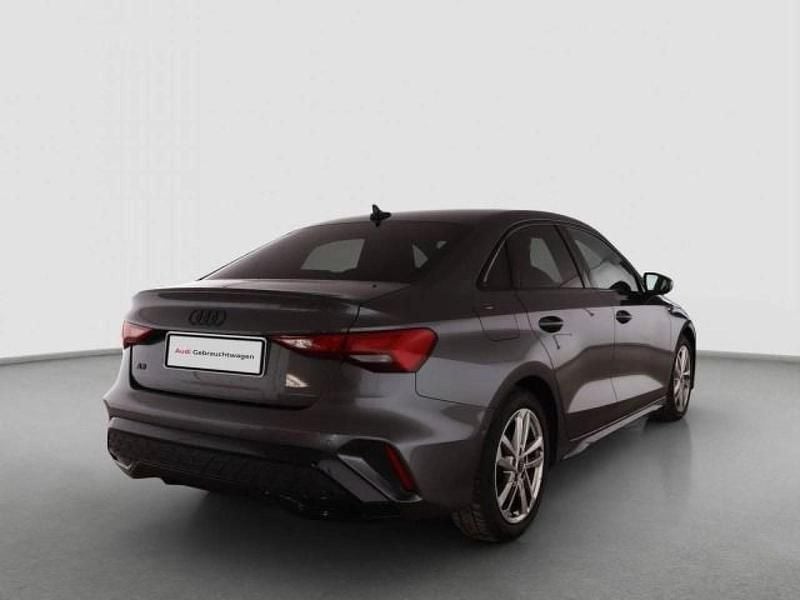 Usado Audi A3 S-Line 150 HP (110 kW) 2025 Cinzento Sedan