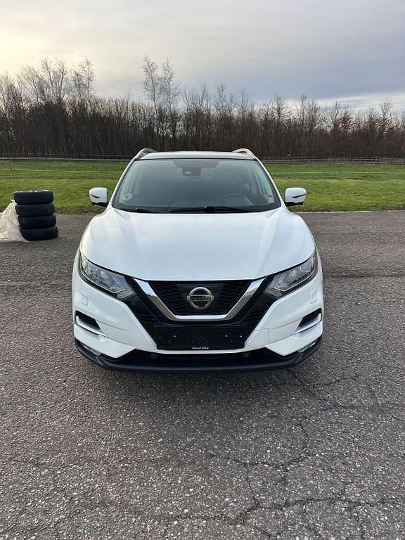 Weiß Gebraucht 2018 Nissan Qashqai N-Connecta SUV | 8.400 € (Guter Preis) - Bild 1/4