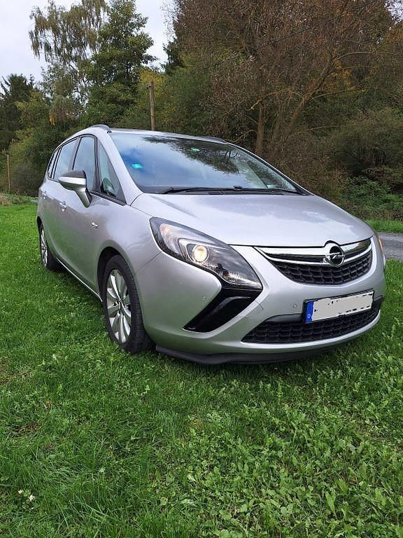 Silber Gebraucht 2012 Opel Zafira Tourer Van / Kleinbus | 8.399 € (Guter Preis) - Bild 1/4