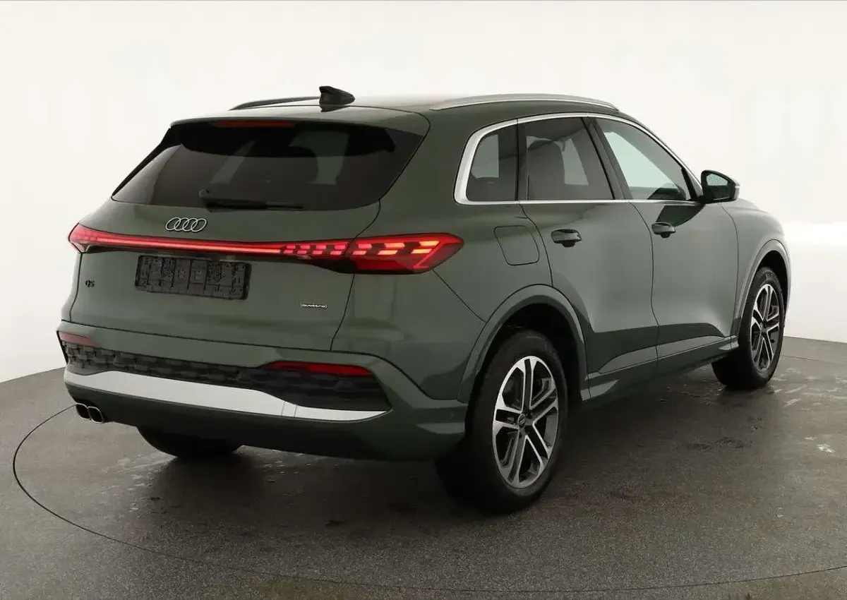 Neu Audi Q5 Sport 204 PS (150 kW) 2026 Distriktgrün metallic SUV