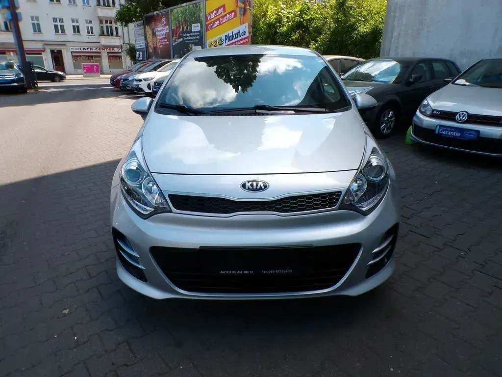 Gebraucht Kia Rio DREAM-TEAM Edition 109 PS (80 kW) 2016 Silber Kleinwagen