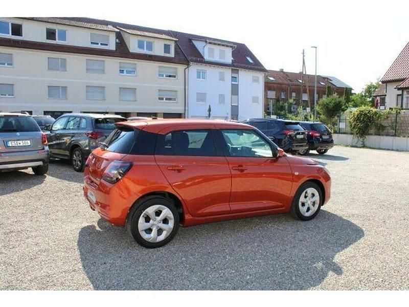 Neu Suzuki Swift 83 PS (61 kW) 2025 Orange Kleinwagen