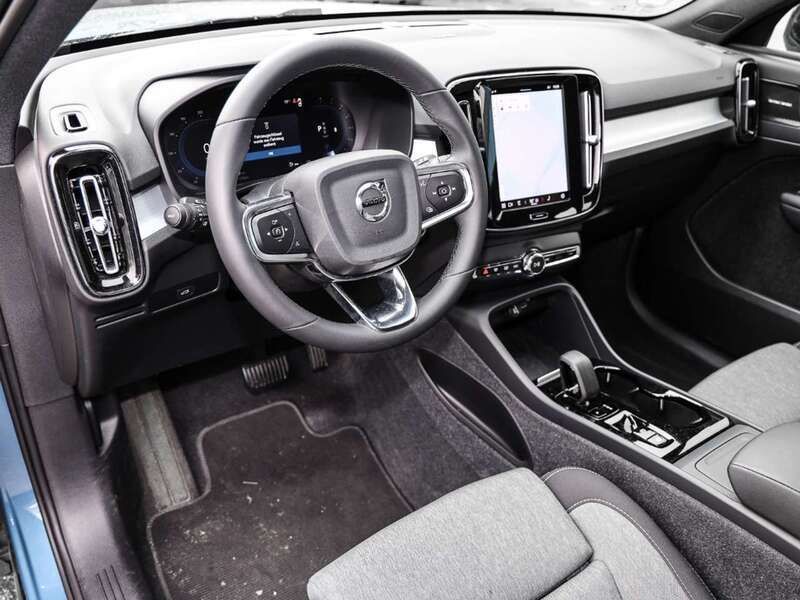 Gebraucht Volvo XC40 Plus 163 PS (119 kW) 2023 Blau SUV