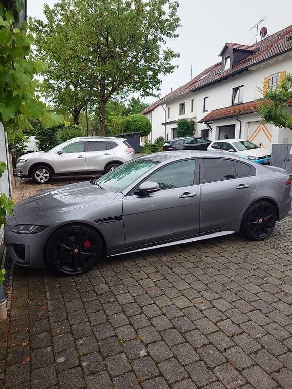 Gebraucht Jaguar XE R-Dynamic 250 PS (183 kW) 2020 Grau Limousine